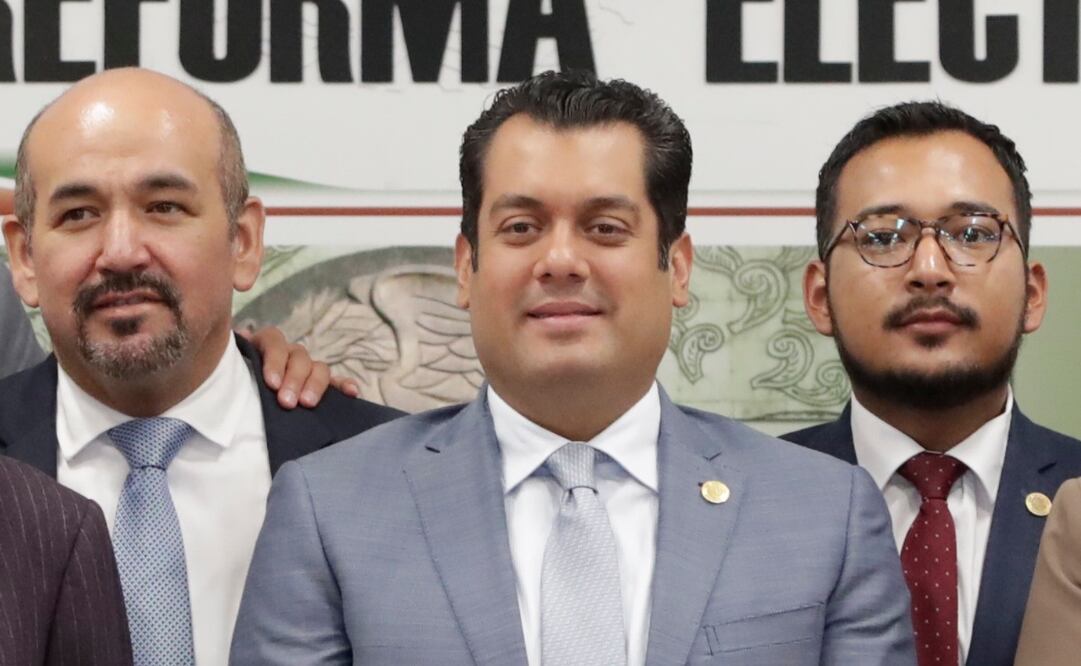 Rápido desaparece la disidencia en Morena