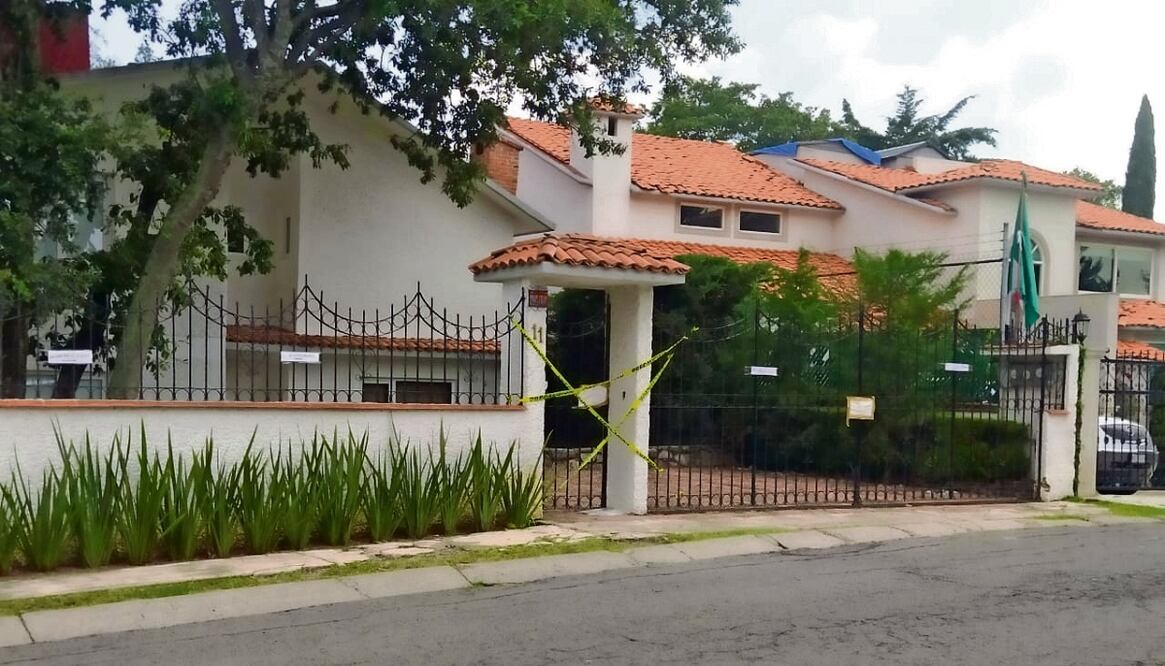 La casa de Ana María, ubicada en Condado de Sayavedra, municipio de Atizapán de Zaragoza, permanece con sellos de la fiscalía mexiquense, luego de que la joven fue asesinada el 12 de septiembre. Foto: Especial