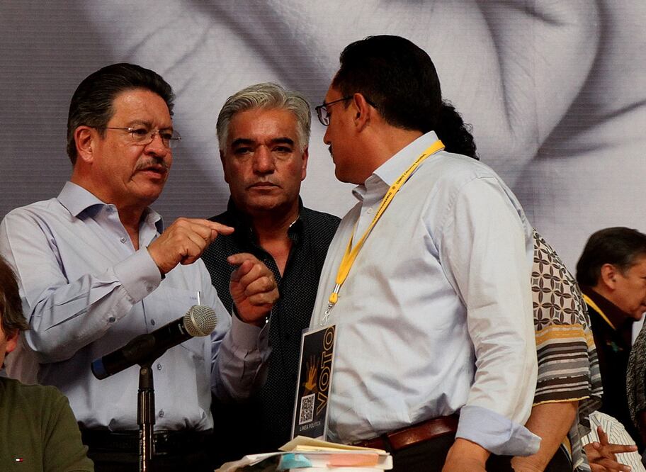 Carlos Navarrete durante Congreso Extraordinario del PRD (Foto: Adrian Hernandez / EL UNIVERSAL)