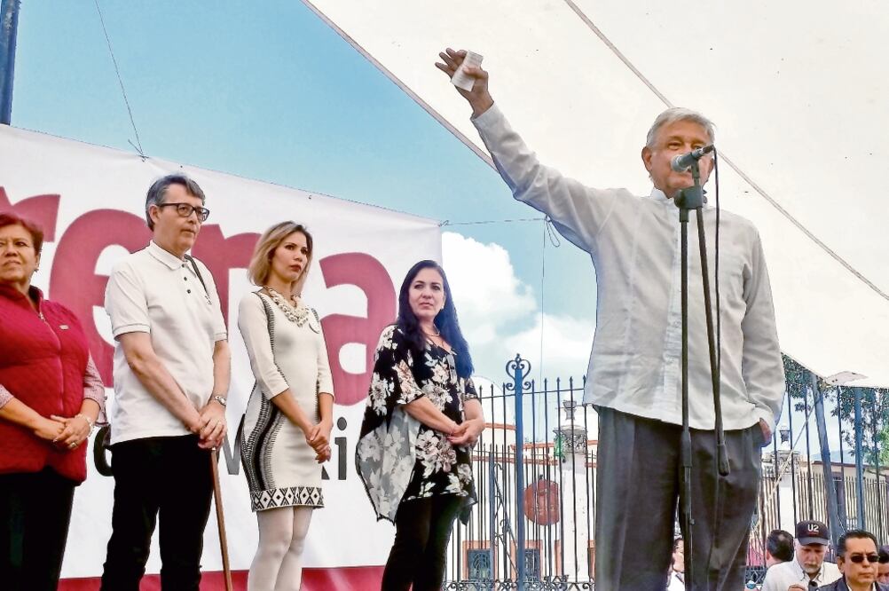 Andrés Manuel López Obrador, presidente nacional de Morena, declaró que no conoció a Hugo Chávez, ni a Nicolás Maduro ni ha viajado a Venezuela (ALMA CÓRDOVA. EL UNIVERSAL)