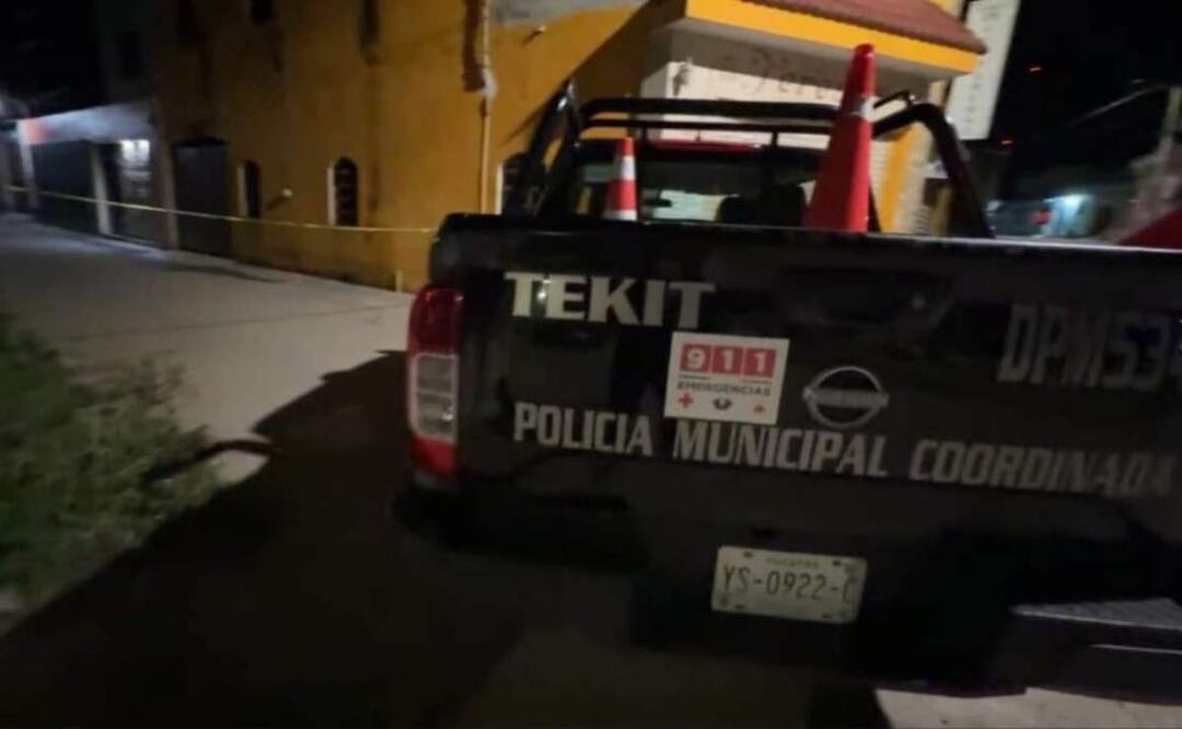 Elementos de seguridad en Tekit, Yucatán, arribaron a la vivienda donde se reportaron detonaciones de arma de fuego tras agresión de sujeto a mujer (27/02/2025). Foto: Especial