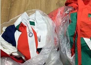 Boxeadoras reciben reclamos tras dar a conocer el escándalo de los uniformes de softbol