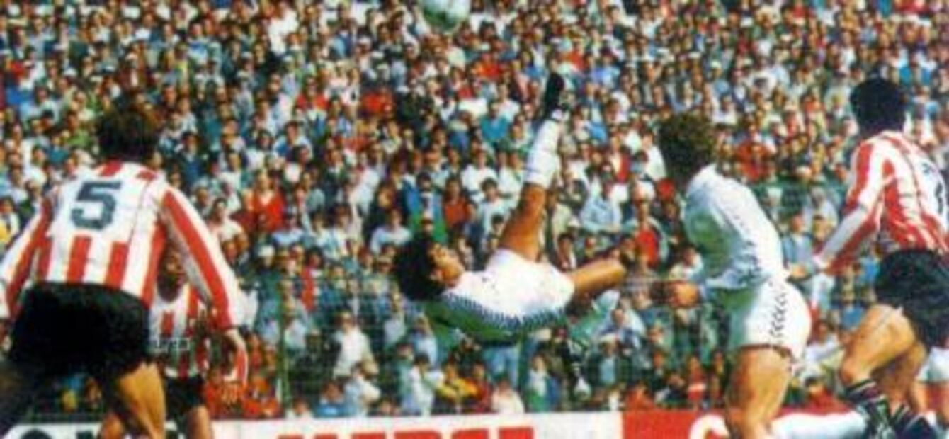 Grandes zurdos en la historia del balompié