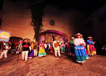 Cena y piñata en Tepotzotlán, el Pueblo Mágico de las pastorelas