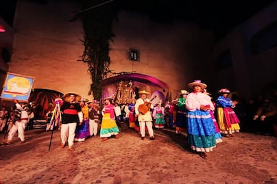 Cena y piñata en Tepotzotlán, el Pueblo Mágico de las pastorelas