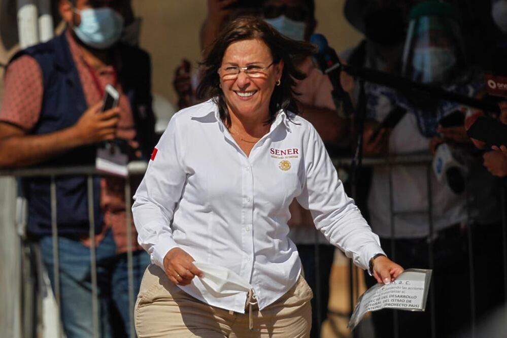 Rocío Nahle acompañó al presidente López Obrador durante una gira de trabajo en en el complejo petroquímico La Cangrejera. Foto: Diego Simón/EL UNIVERSAL