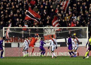 Néstor Araujo anota su primer gol en el futbol español