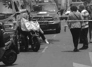 Matan a presunto delincuente mientras viajaba en una moto en Iztacalco
