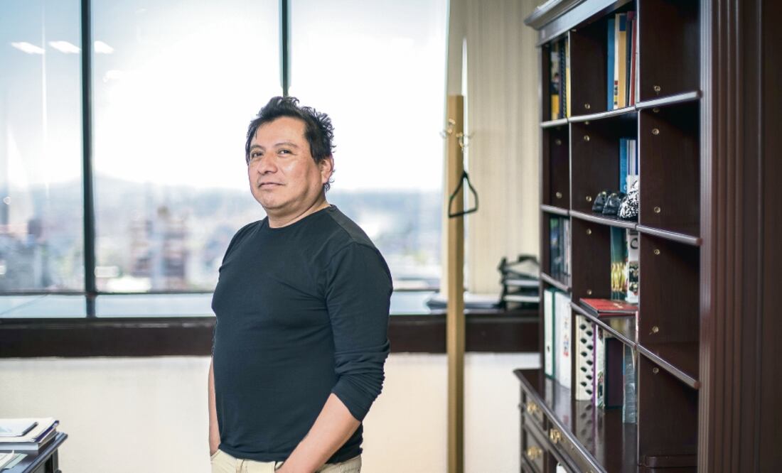 El poeta implementó el programa “Trabajar con los Invisibles”, que en su primera etapa tiene un presupuesto de 7.5 millones de pesos. Foto:GERMÁN ESPINOSA. EL UNIVERSAL