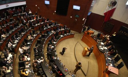 Senado recibe solicitud para retirar dictamen sobre fuerzas armadas; oposición pide votarlo hoy