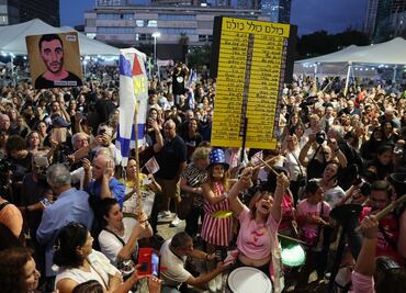 Gobierno israelí aprueba acuerdo para liberar a rehenes; EU enviará 200 soldados para supervisar acuerdo