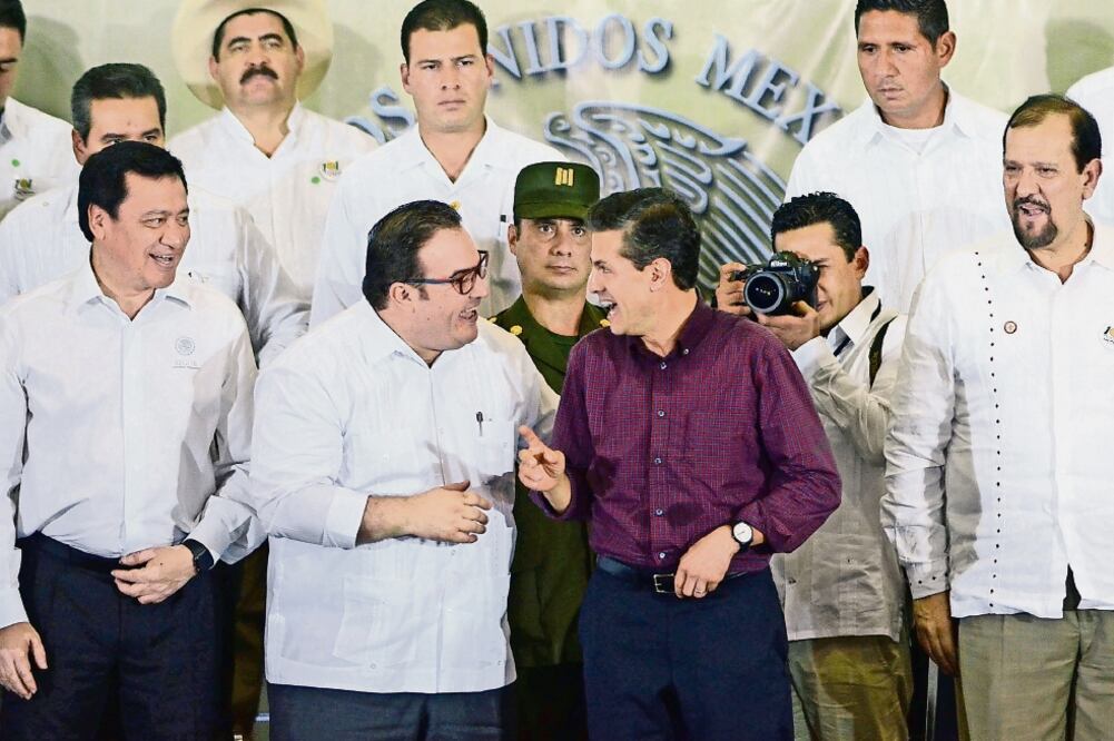 El presidente Enrique Peña Nieto estuvo acompañado durante la ceremonia agraria por el gobernador veracruzano, Javier Duarte (PATY MORALES. EL UNIVERSAL)