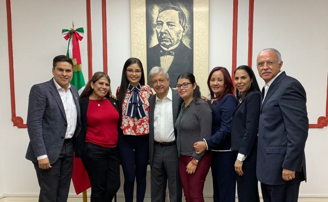 Andrés Manuel López Obrador y legisladores federales de Morena de Nayarit. Foto: Especial