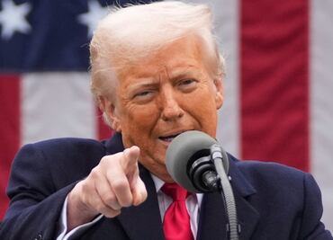 Trump firmará memorándum para impedir que inmigrantes en EU reciban Seguro Social; la ley les impide recibirlos