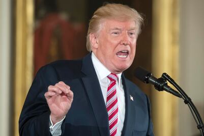 Trump levanta restricciones para ayudar a Puerto Rico tras paso de "María"