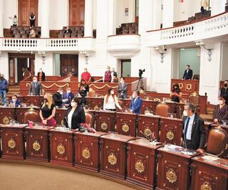 Diputados regresan a Donceles con todo y polémica