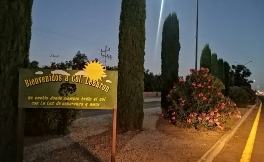 Adrián LeBarón pide justicia a AMLO en el lugar de la masacre