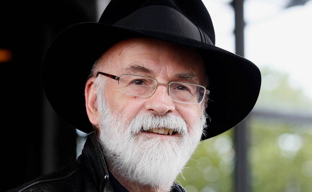 Las novelas del autor británico, que falleció a los 66 años, se han traducido a 37 idiomas y han vendido más de 85 millones de copias en todo el mundo. FOTO: Archivo/AP.