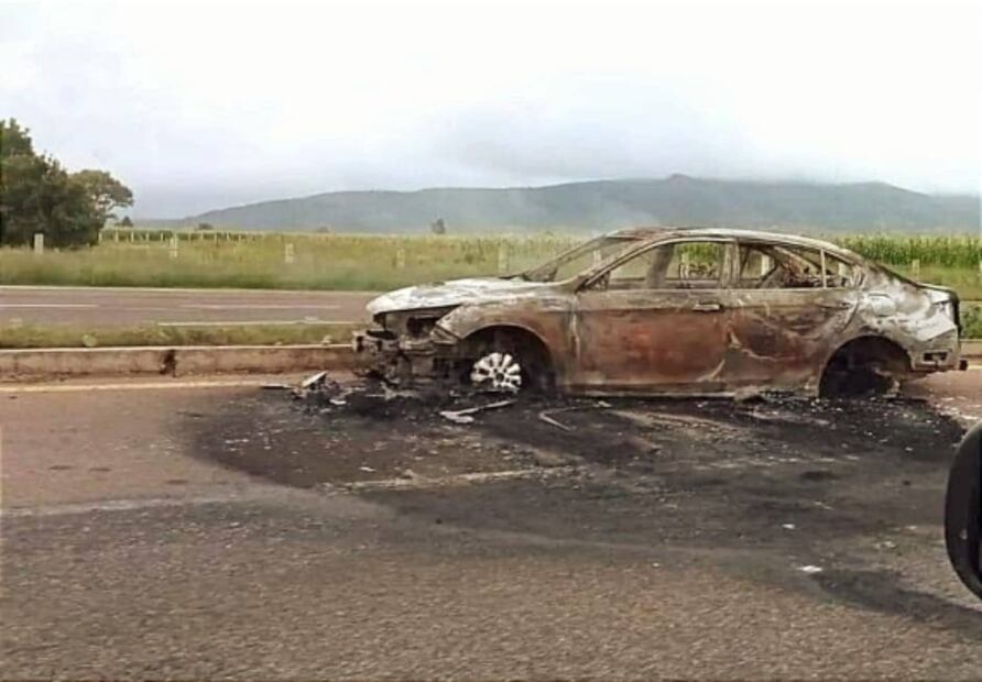 Amanecer violento en Zacatecas: Suman cinco carreteras bloqueadas por grupo criminal