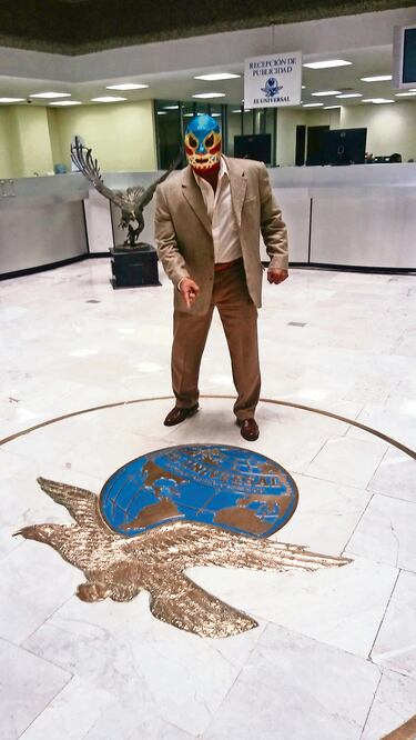 El veterano gladiador visitó las instalaciones de El Universal (DANIEL BLUMROSEN. EL UNIVERSAL)