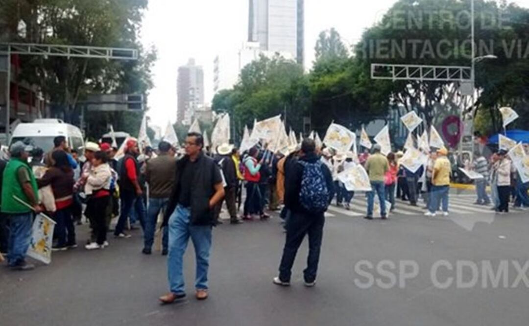 Campesinos bloquean Municipio Libre y Cuauhtémoc