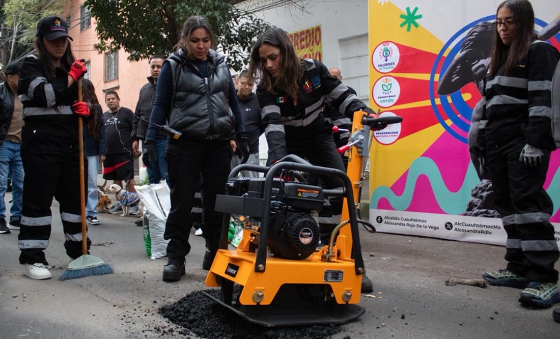 La alcaldesa de Cuauhtémoc, Alessandra Rojo de la Vega, arrancó el programa de bacheo, el 4 de octubre de 2025. Foto: Fernanda Zamora/EL UNIVERSAL