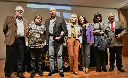 Hacen emotivo homenaje a Carlos Fuentes en Bellas Artes