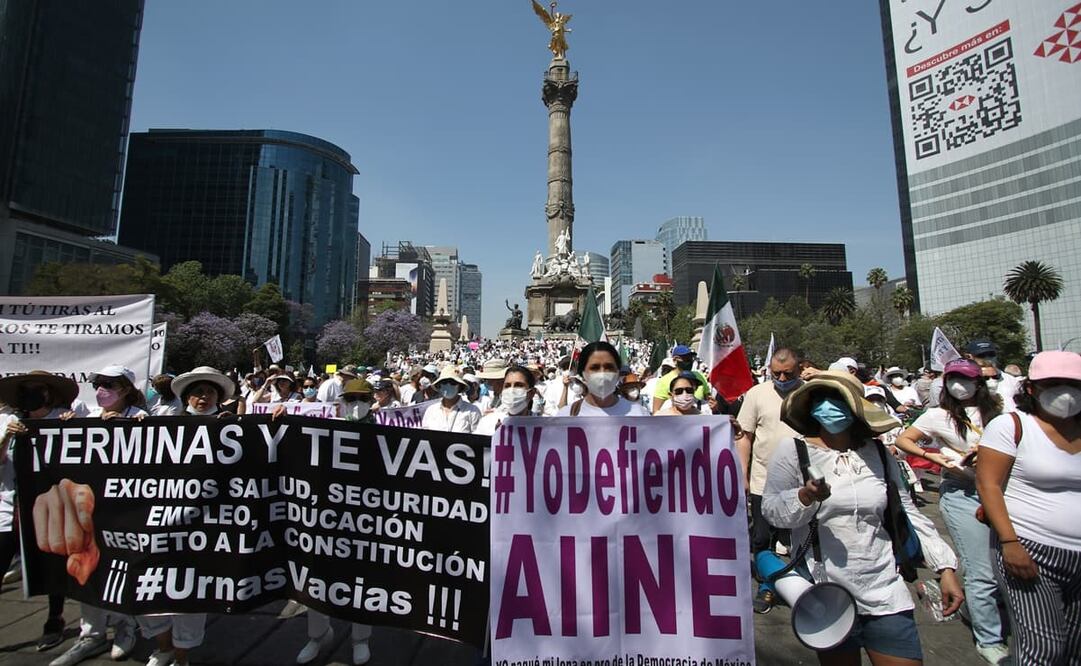 Marcha en el Ángel de la Independencia. Foto: Carlos Mejía. EL UNIVERSAL