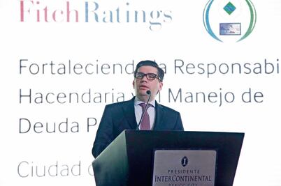 Preocupan corrupción, crecimiento y deuda: Fitch