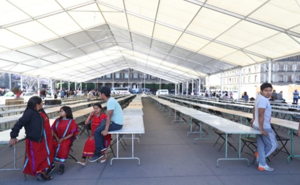 Retrasan Muestra Lingüística Indígena en el Zócalo