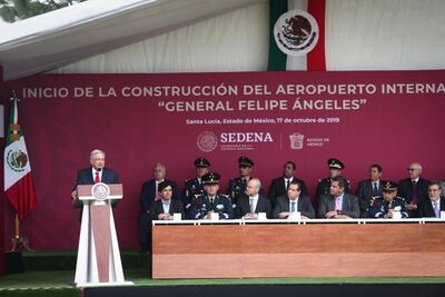 Dan banderazo de inicio en construcción de Santa Lucía