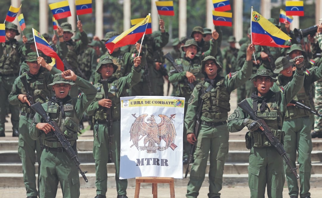 Integrantes de la Fuerza Armada Nacional Bolivariana (FANB) de Venezuela, durante ejercicios militares, en septiembre pasado. Foto: de EFE