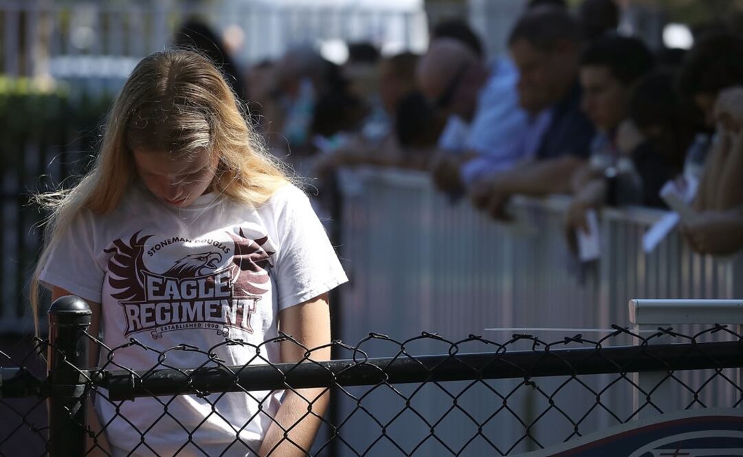 Alumna recuerda: "Vi cuerpos que no sé si estaban vivos o muertos pero que me parecían muy tiesos" (Foto: AFP)