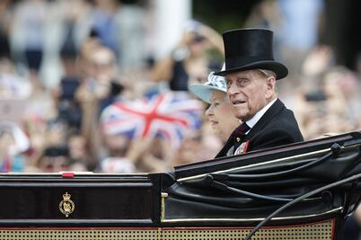 Príncipe Felipe, esposo de Isabel II, pasará otra noche hospitalizado