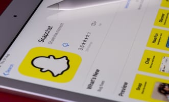 Snapchat despide a mil trabajadores por "eficiencia de la IA"; afecta aproximadamente al 16% de sus empleados