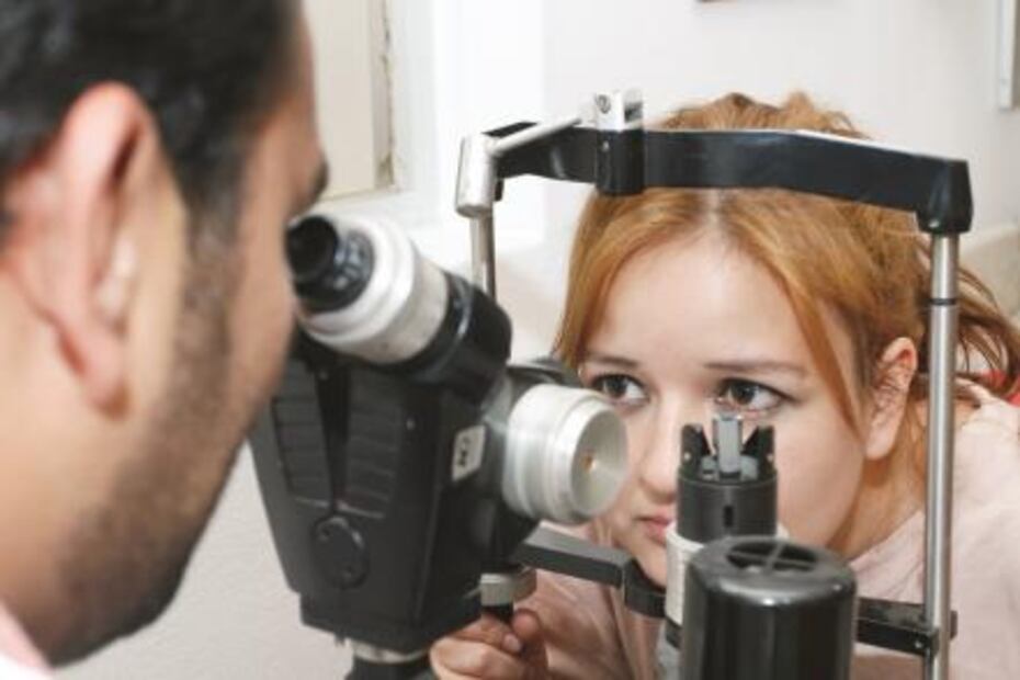 El mexicano que fabrica lentes con PET reciclado