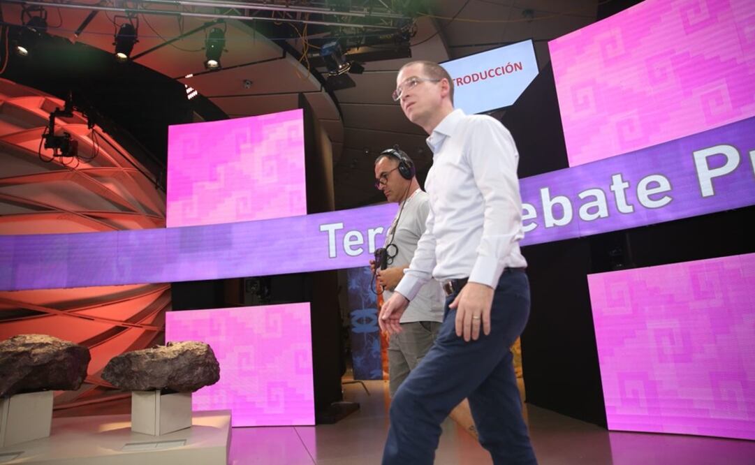 Anaya en el ensayo del primer debate. Foto: Cortesía