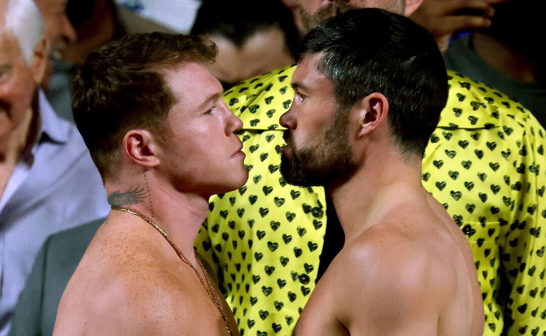 Canelo Álvarez y John Ryder en la ceremonia de pesaje - Foto: AFP