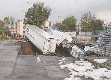 Por socavón suspenden obra en Venustiano Carranza