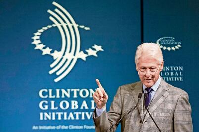Fundación Clinton, el otro flanco abierto