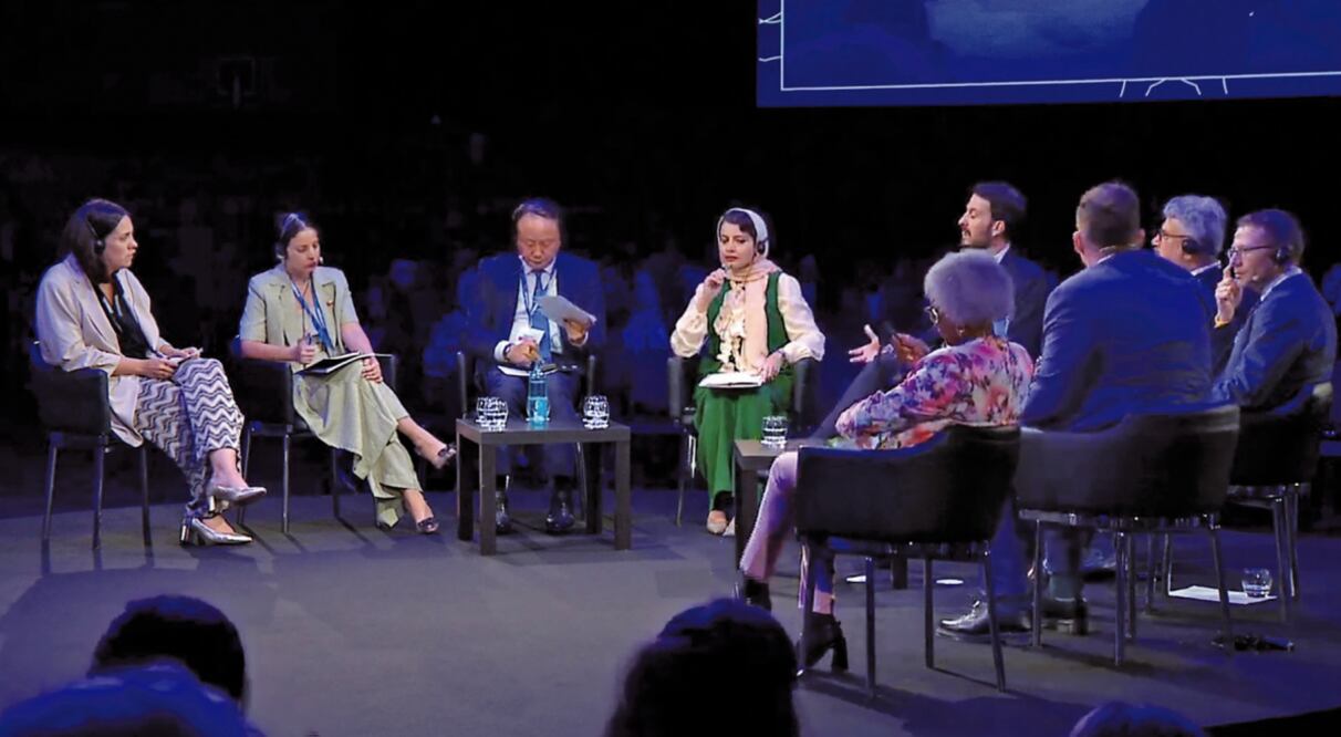 La ministra de Cultura de Chile, Carolina Arredondo; el vicepresidente de asuntos culturales de Corea, Park Young-hyo; la embajadora de Arabia Saudí en España, Haifa Almogrin; y la Secretaria de Educación de Curazao, Sithree van Heydoorn, en el conversatorio sobre IA. Foto: YouTube Ministerio de Cultura de España