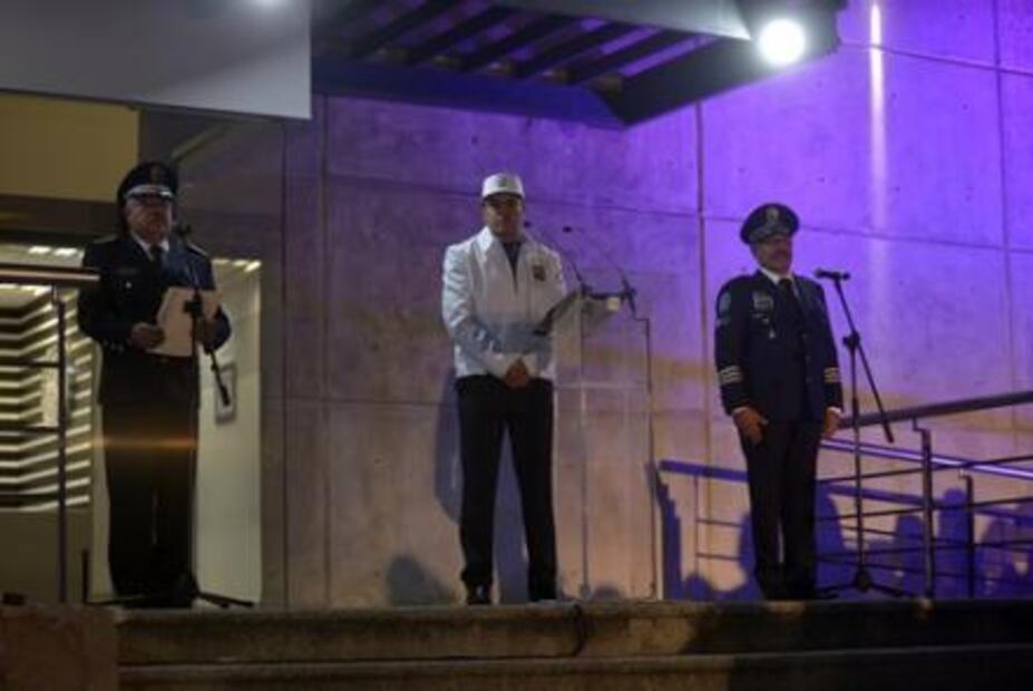 Entregan a Cuauhtémoc Blanco mando de fuerza policial del estado