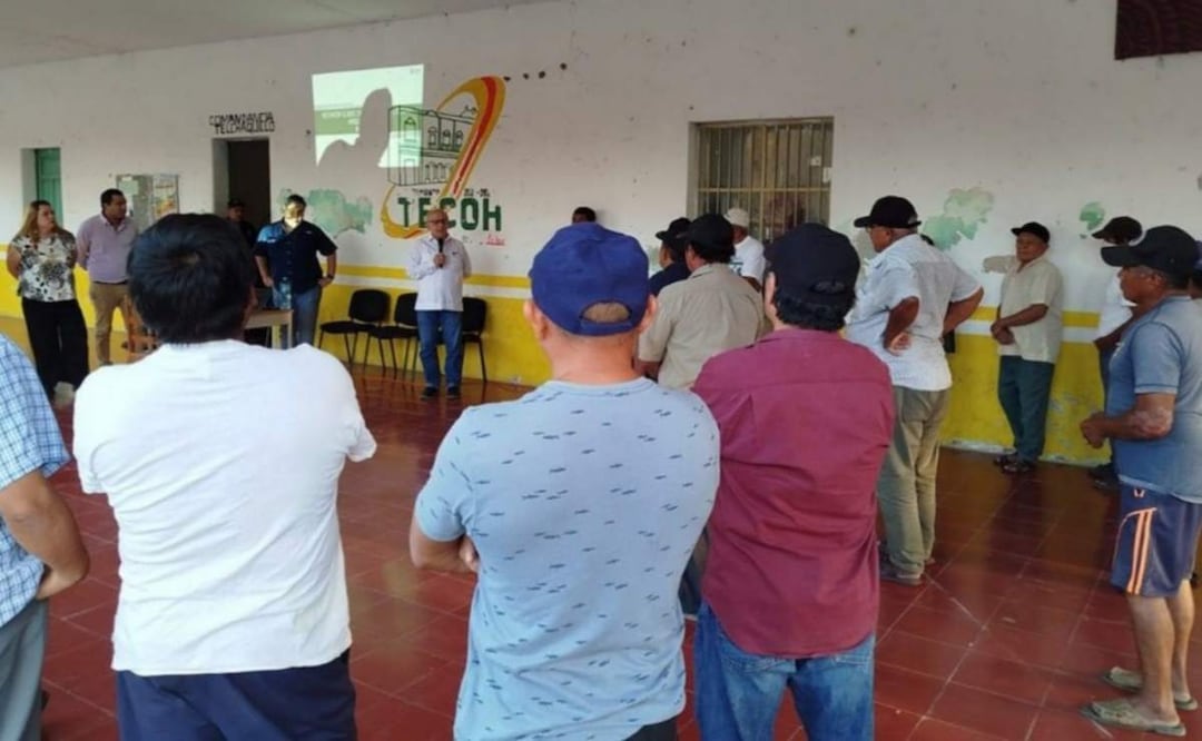 Reunión informativa entre autoridades y ejidatarios sobre la zona arqueológica de Mayapán, Yucatán (13/03/2025). Foto: Especial