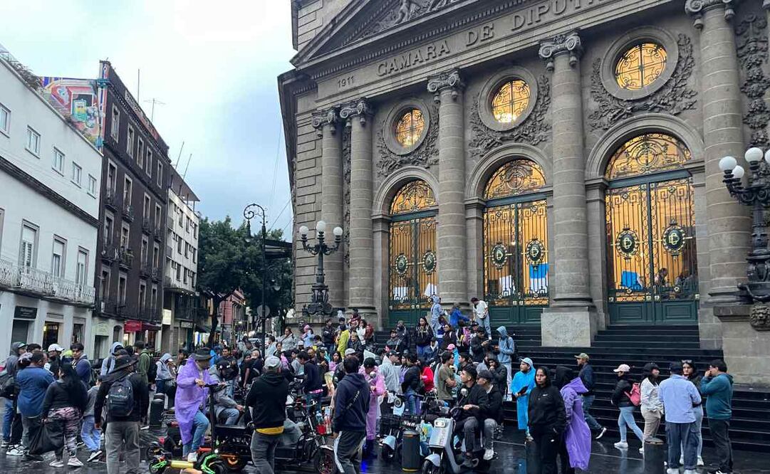 Acuerdan diputados y usuarios de scooters y bicicletas eléctricas mesas de trabajo con funcionarios de gobierno para escuchar sus demandas. Foto: Especial.