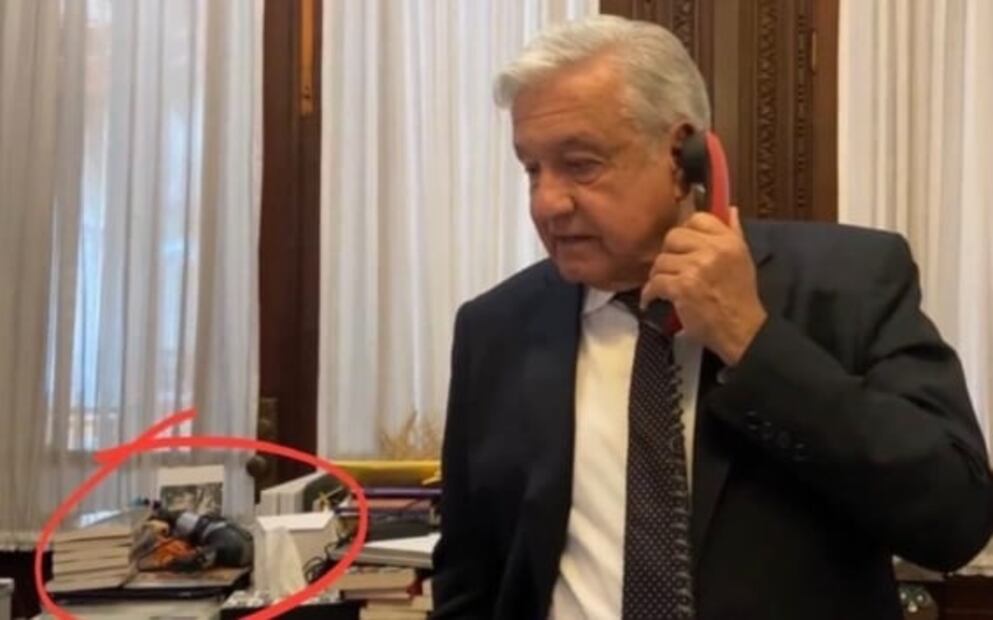 ¿Quién es Laurita, la asistente de AMLO que tiene un taladro en su escritorio?  