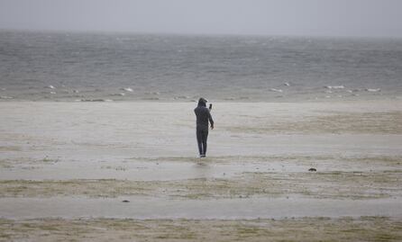 Florida siente ya el azote del huracán Ian, de categoría cuatro