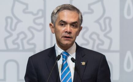 Ley contra servidores corruptos es laxa: Mancera