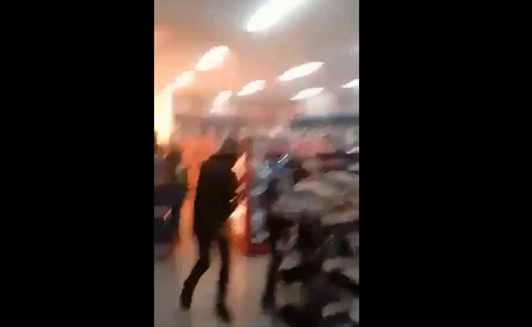 Video: "Pura gente del señor Mencho", dicen sujetos al incendiar Oxxo