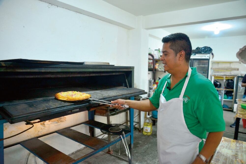 Faustino Cabello trabajó como electricista en Las Vegas, Nevada. Aparte de volver por su familia, regresó a México por el endurecimiento de las políticas laborales en EU (TONY RIVERA)