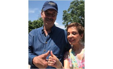 Vicente Fox y Marta Sahagún votan en escuela primaria de Guanajuato